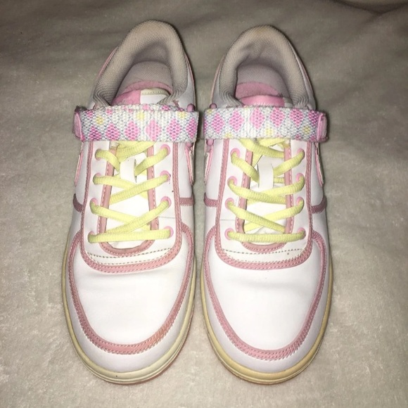 COPY - Women’s/Girls Nike Sneakers - Picture 2 of 8